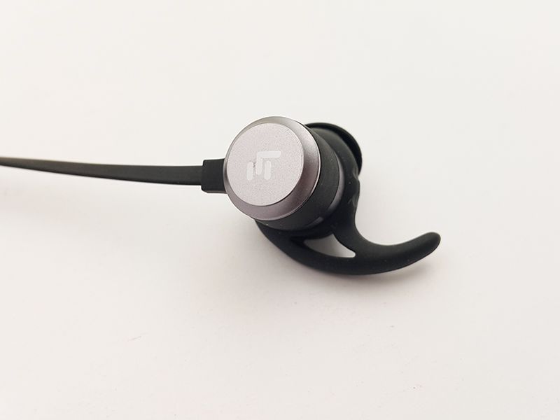 Tai-nghe-bluetooth-Sport-LePBT301-anh-that-06